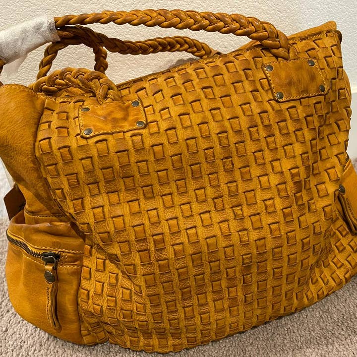 Handbag made of genuine soft Leather, Handcrafted- Elance for wholesale by KOMPANERO