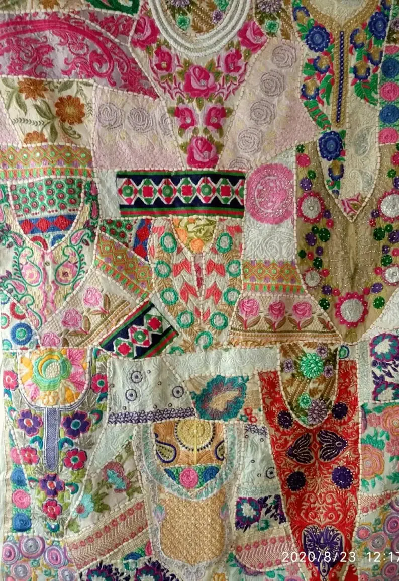 GYPSY STUDIO - Vendita all'ingrosso Arazzi/Tessuti d'arredo - Copritutto fatto a mano in patchwork di sari con ricamo a mano, formato grande3