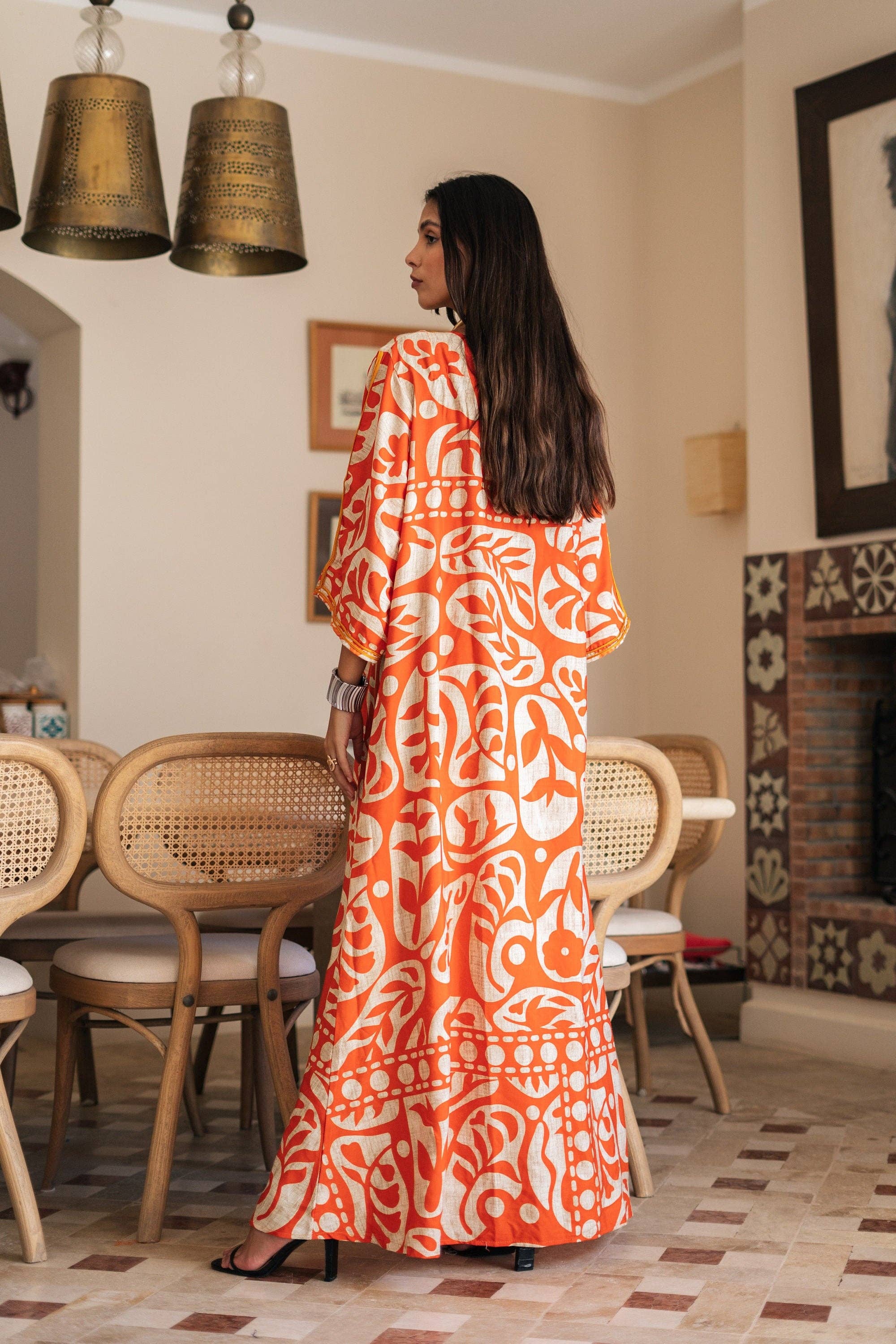 Gipci – Engroshandel Kaftan - Dame – Chik sommerkaftan med orange broderet print til kvinder, boheme-stil2