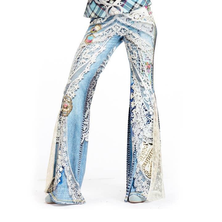 Pantaloni a Zampa di Elefante in Denim Chiaro - Antique Therapy per la vendita all'ingrosso da parte di IPNG Design