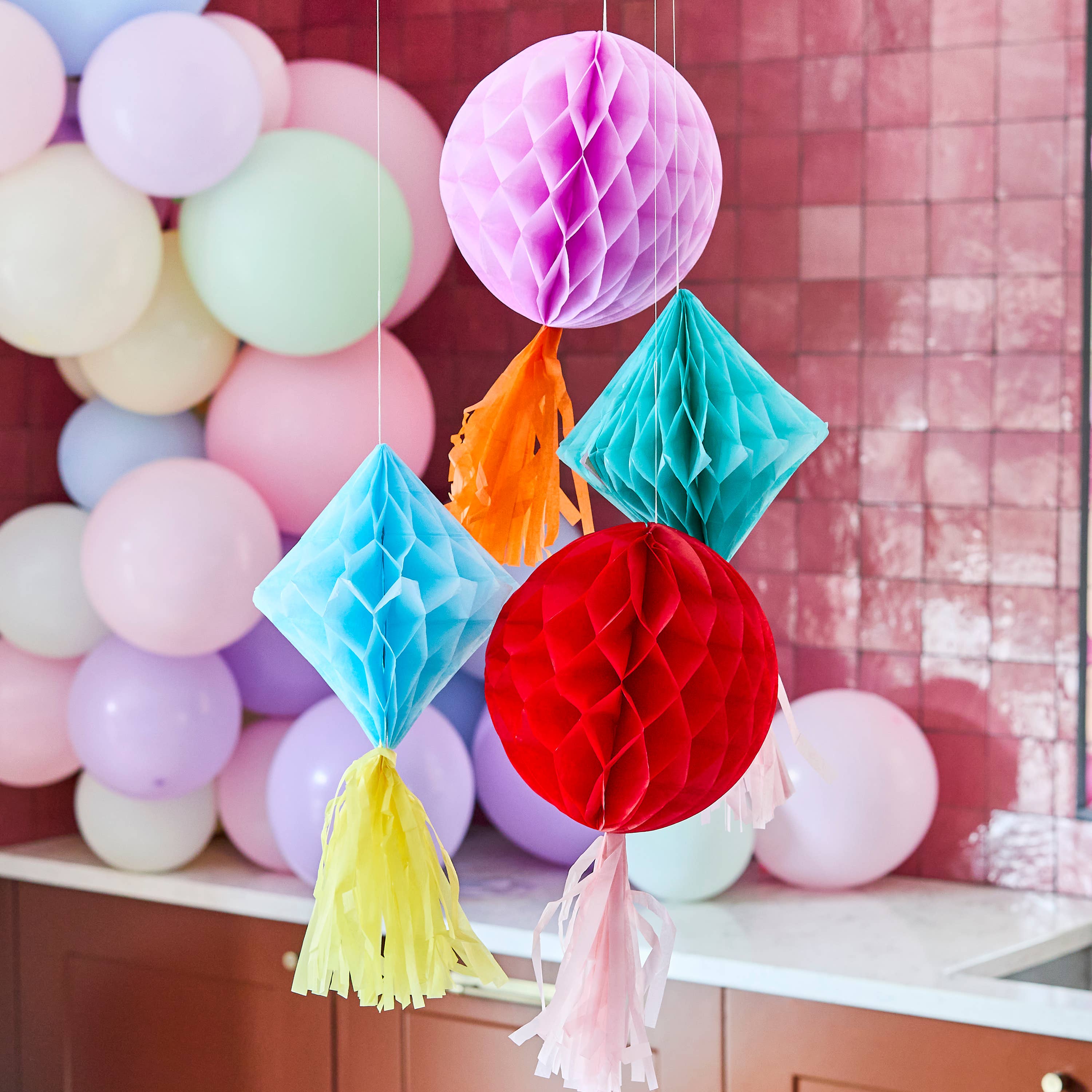 Hootyballoo by Club Green – wholesale Decal – Party decorations – Bright Banquet Tassel Honeycombs - Pack of 40