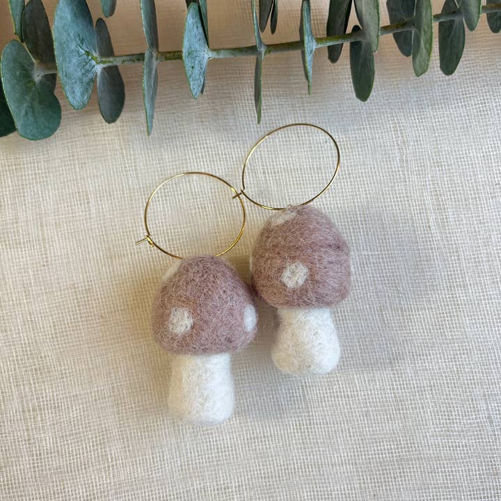 Honey Loom Designs - Wholesale Hangende/ronde oorbellen - Paddenstoel Herfst Vilt Oorbel3