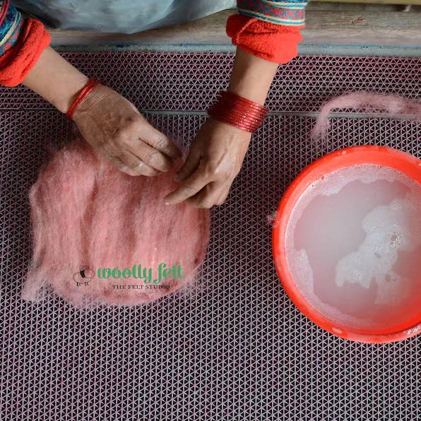 Woollyfelt - Vente Décorations de table - Ensemble de 10 adorables oiseaux blancs en feutre5