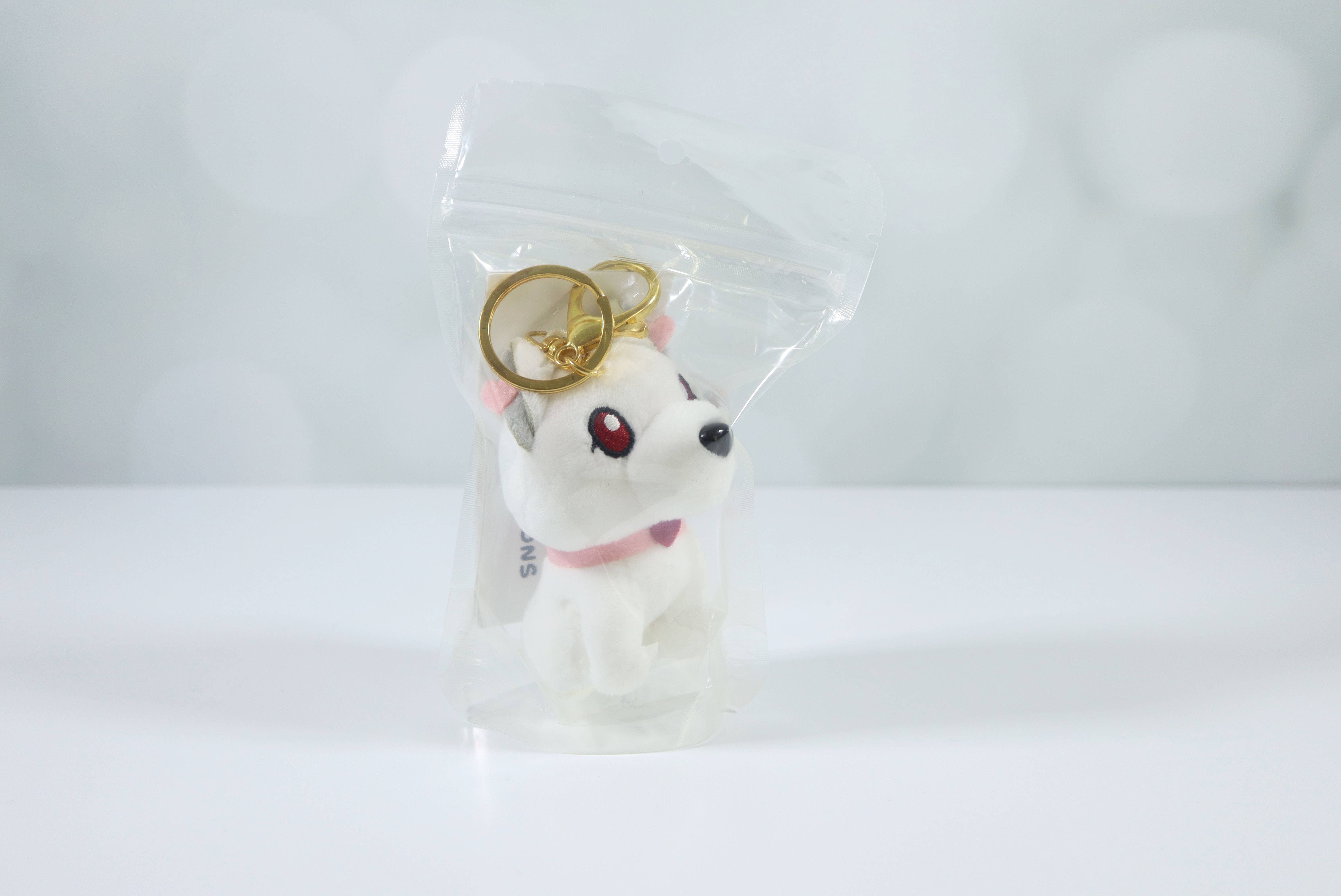 Emii Creations – Großhandel Schlüsselanhänger – Unisex – Winziger weißer Hund Plüsch Schlüssel- & Taschenanhänger1