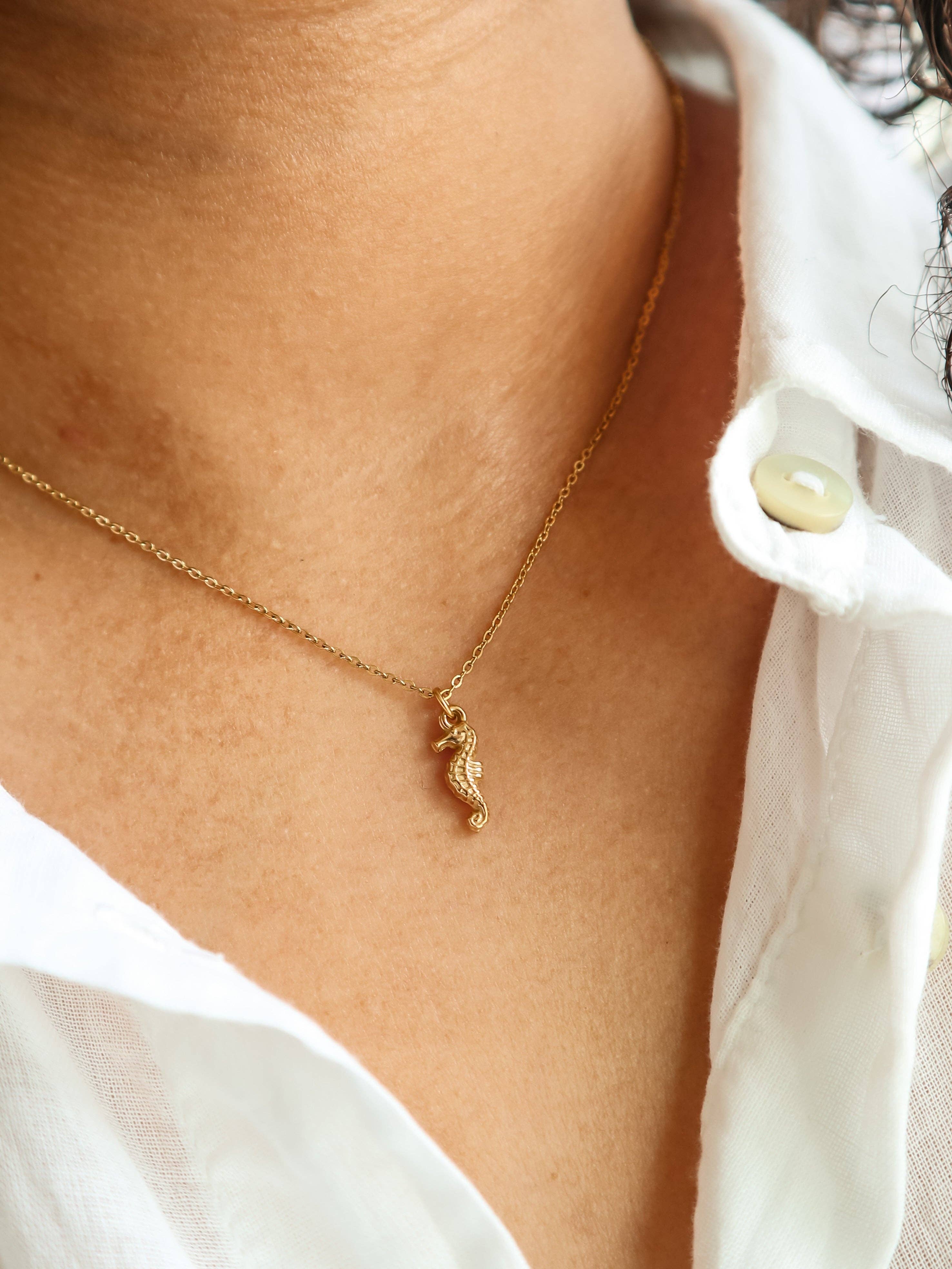 Bali Soul – wholesale Pendant/charm necklace – Seahorse Gold Necklace1