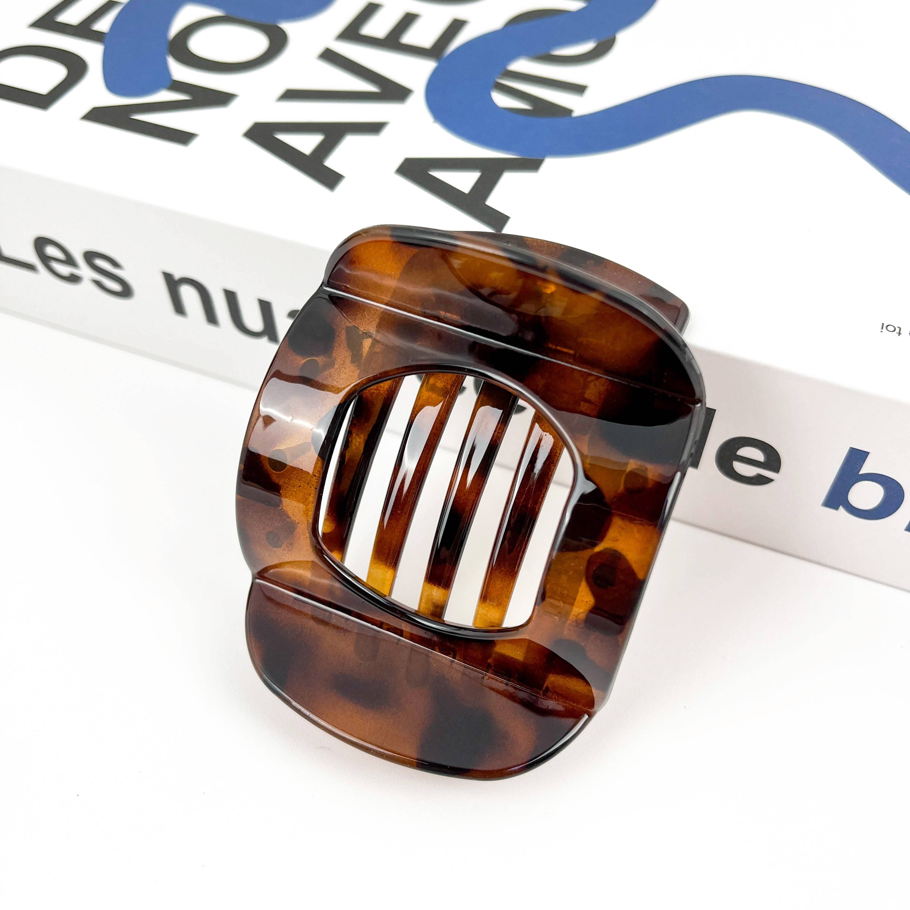 TheDivaSoap - Wholesale Hair Clip - Women's - Flat Round Hair Claw Clip, Autumn and Winter Retro Hair Clip1