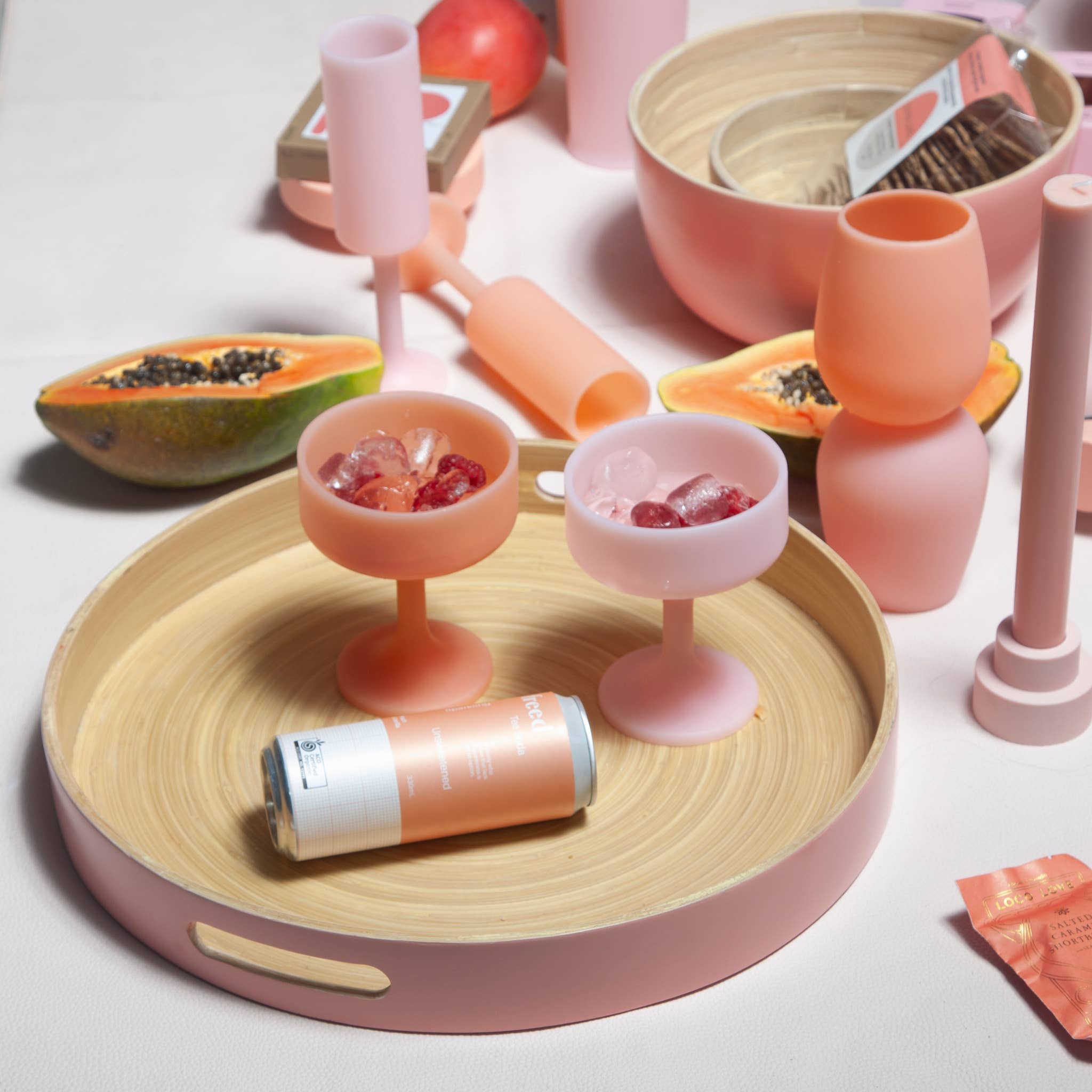 porter green | style + sustainability – Copo de coquetel/álcool por atacado – Pêssego + Petal | Mec | Copos Cocktail Silicone Inquebráveis6