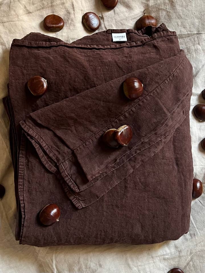 Serviettes *6 en lin lavé , marron châtaigne pour la vente par la draperie francaise