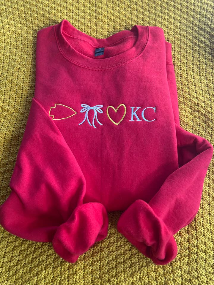 Lhite Graphics – Engroshandel Sweatshirt - Unisex – KC LINE Broderet Crewneck Sweatshirt1