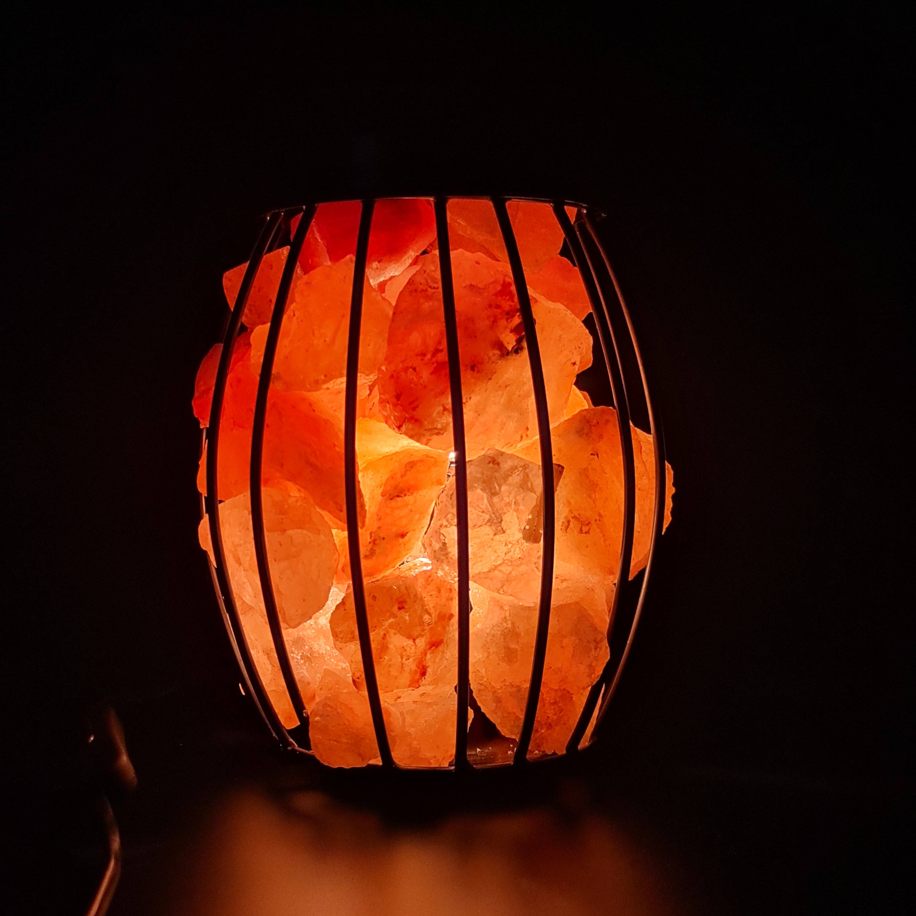 Gemstone Gifts Ltd. – wholesale Salt lamp – Himalayan Salt Lamp - Metal Basket (Oval Round Top)3