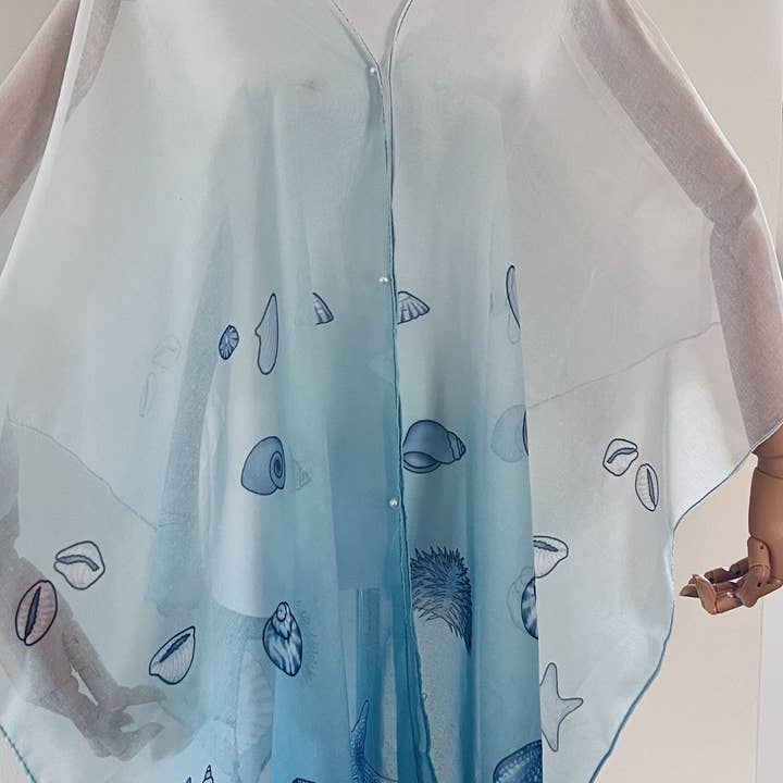 L'accessoire ultime - Coquillages pour la vente par Art on Scarves