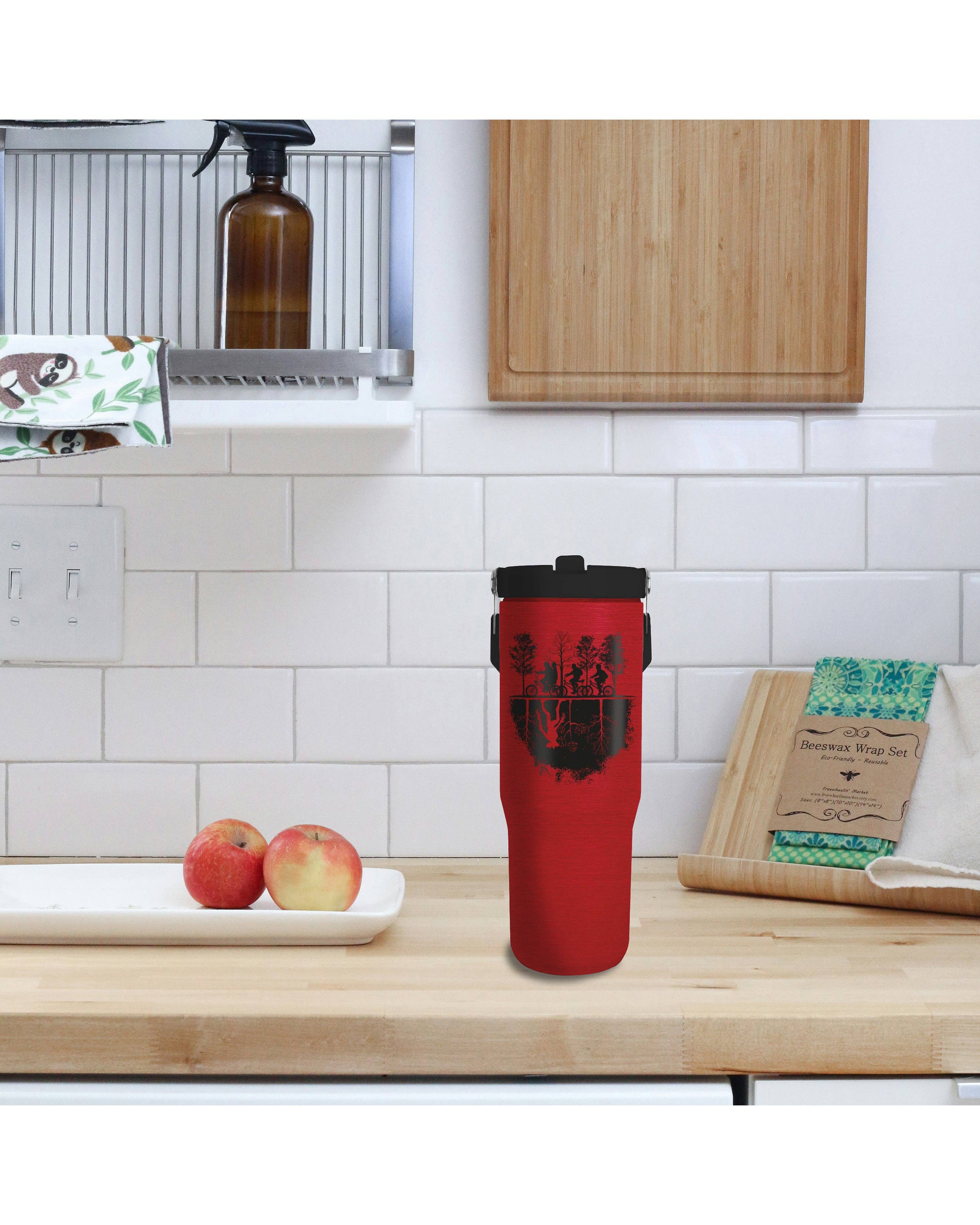 Close Up GmbH – Engroshandel Thermokop – Stranger Things 30oz Tumbler Greb & Flip-sugerør 0,85l3