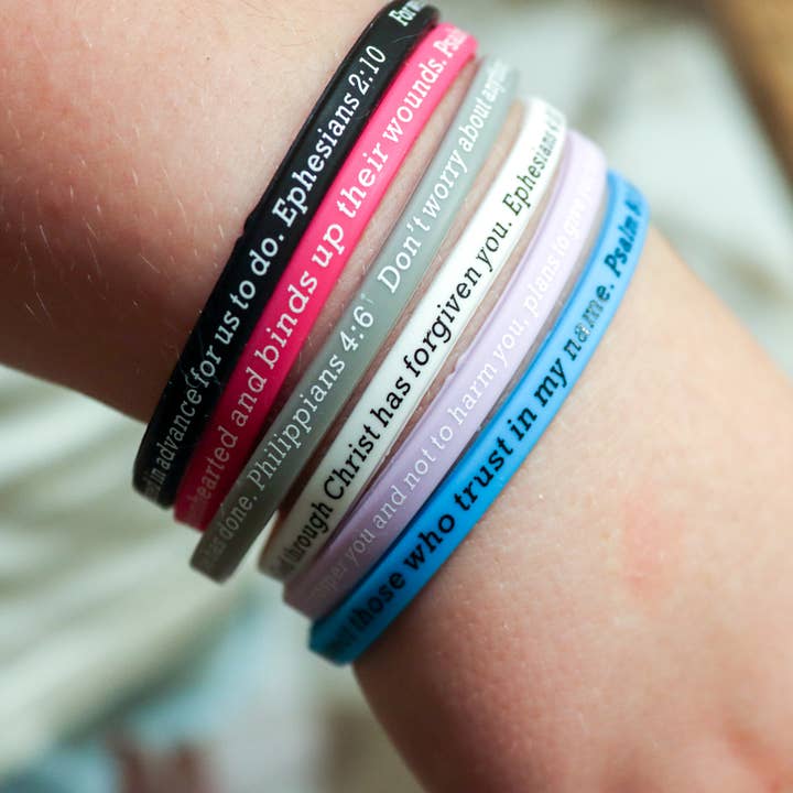 Bracelets d'Écriture You're Enough® pour la vente par You're Enough®