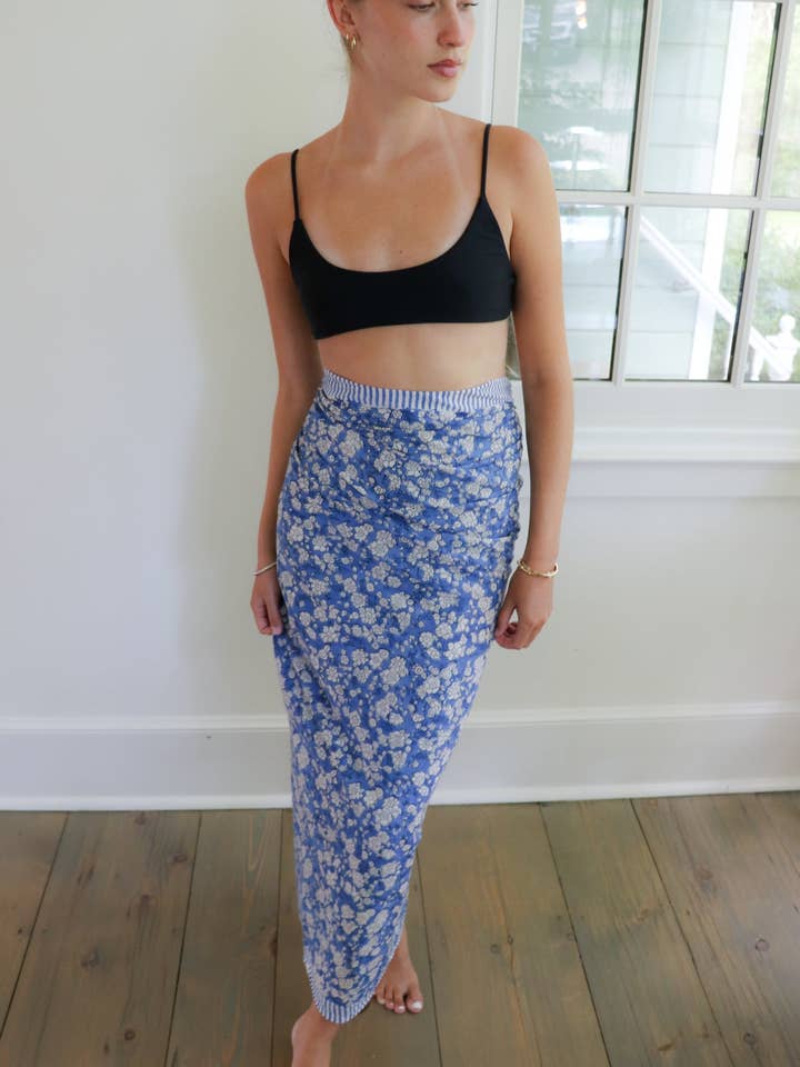 Pareo floral azul para venta al por mayor de Sarah Spiegel