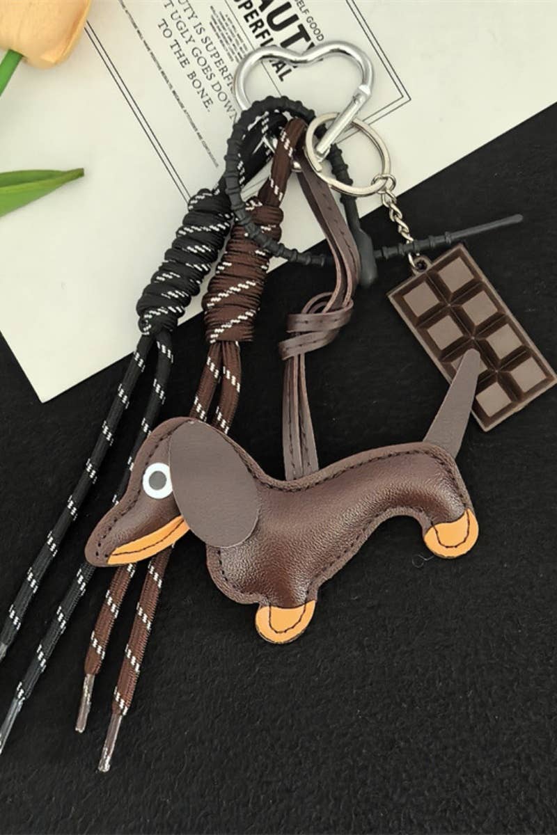 Leto Accessories – Engroshandel Tasketilbehør - Dame – Premium Gravhund Taskevedhæng - Flettet Læder Taskeaccessory4
