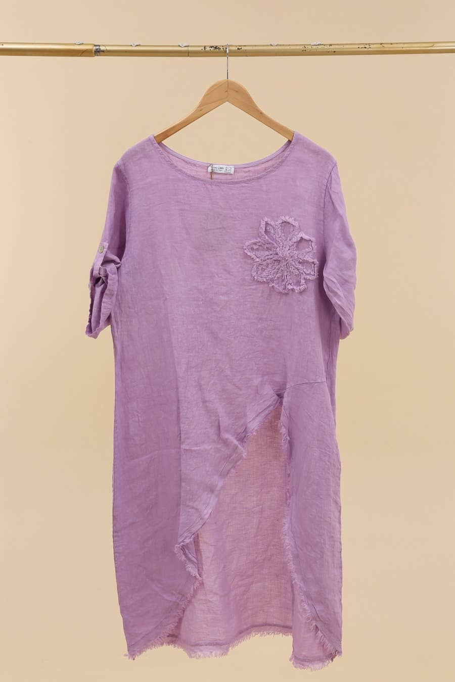 LÉA & LUC – Großhandel Kleid – Damen – 100 % Leinenkleid mit Blumenmotiv auf der linken Brust, REF. 724836