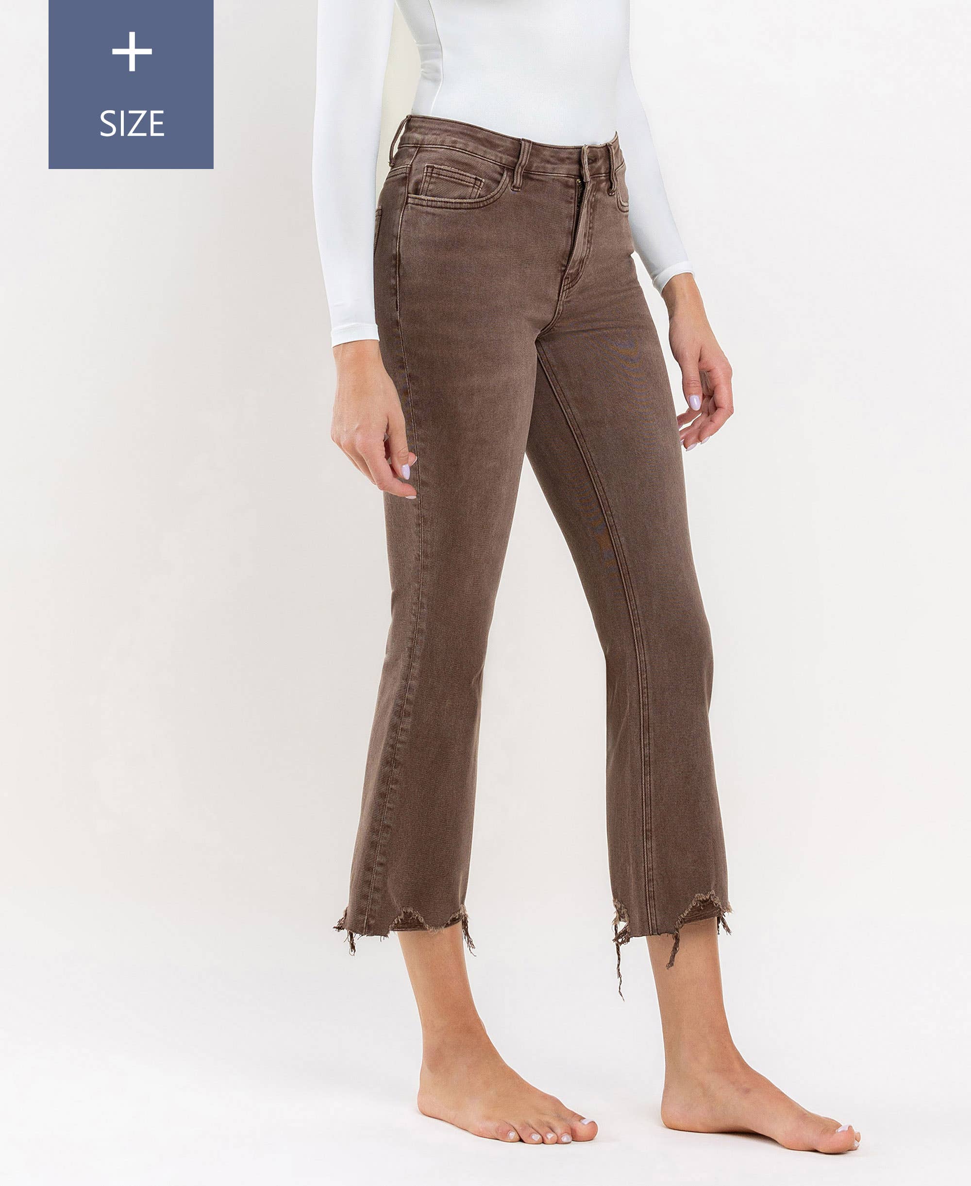 BLUMENERDE CROP-FLARE-JEANS MIT HOHEM BUND IM USED-LOOK IN ÜBERGRÖSSE T6199PTS-P für den Großhandel auf Faire5