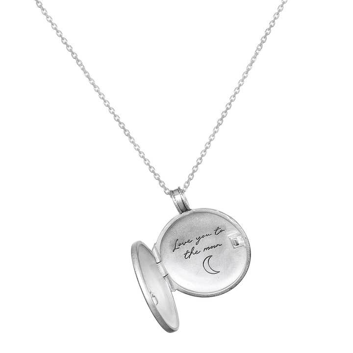 Collier médaillon en argent avec motif « Mère Lune » de 18 pouces pour la vente par Satya Jewelry