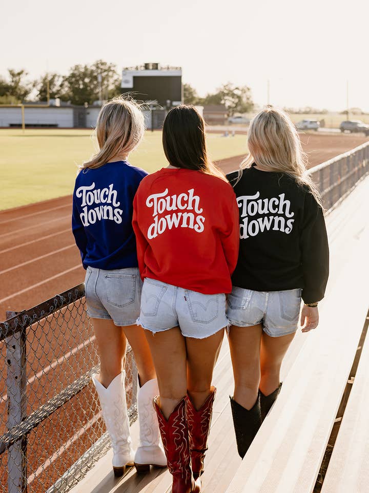 Worthy Hat Co. – Engroshandel Grafisk Sweatshirt - Dame – Funky Touchdowns rød2