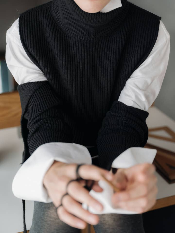 Nero Extra Fine Merino Wool Cropped Turtleneck with Buttons for wholesale on Faire2