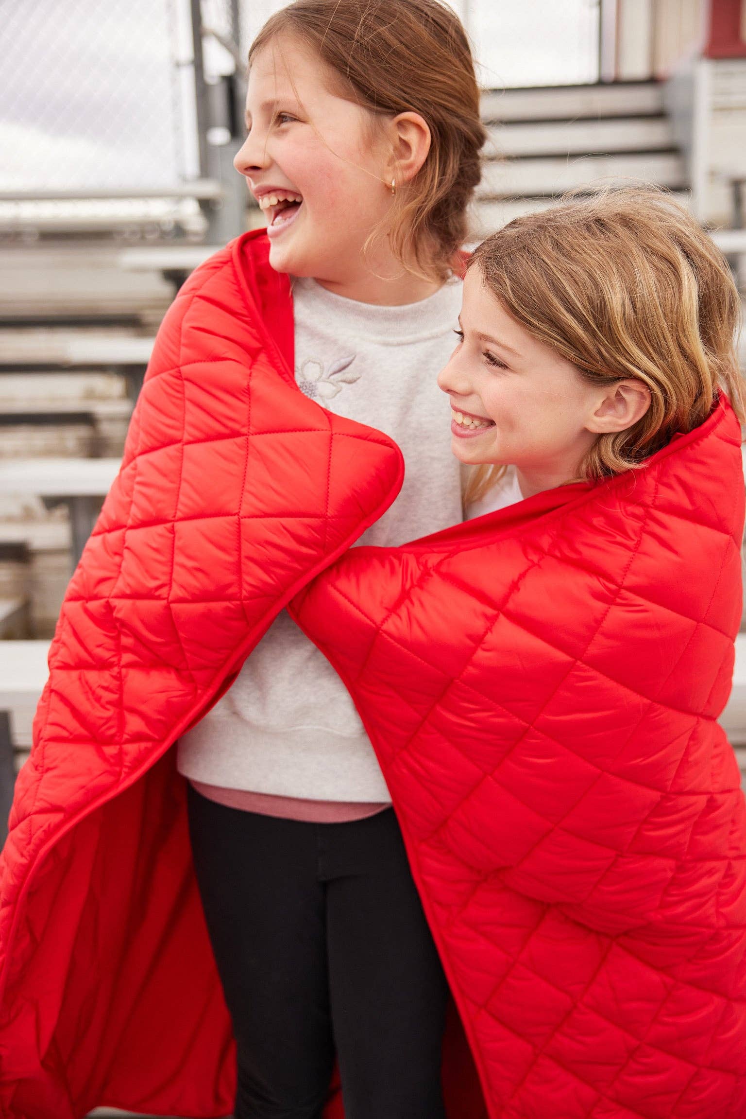 Pretty Rugged - Wholesale Throw Blanket - Waterproof Puffer Blanket with Pockets | Pretty Rugged18