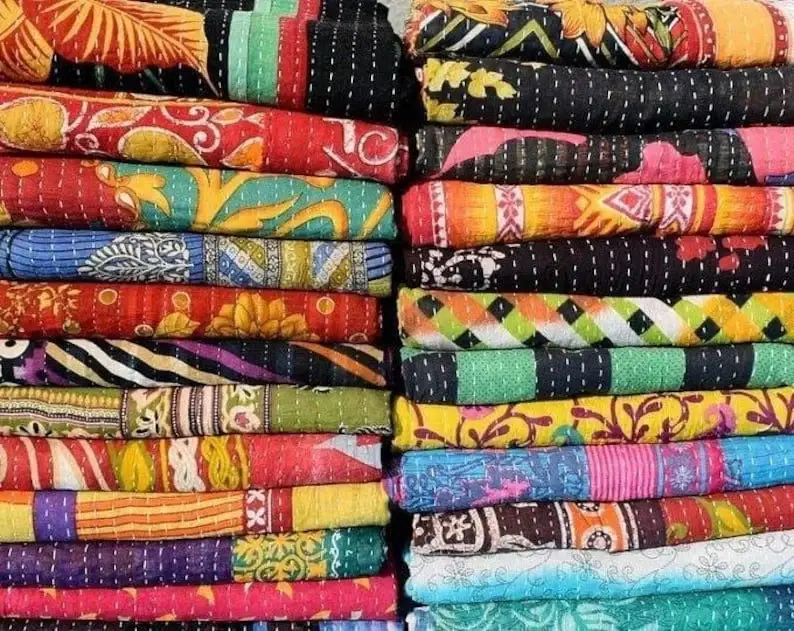 GYPSY STUDIO - Vendita all'ingrosso Trapunte - Trapunta Indiana Fatta a Mano Coperta Reversibile Copriletto2