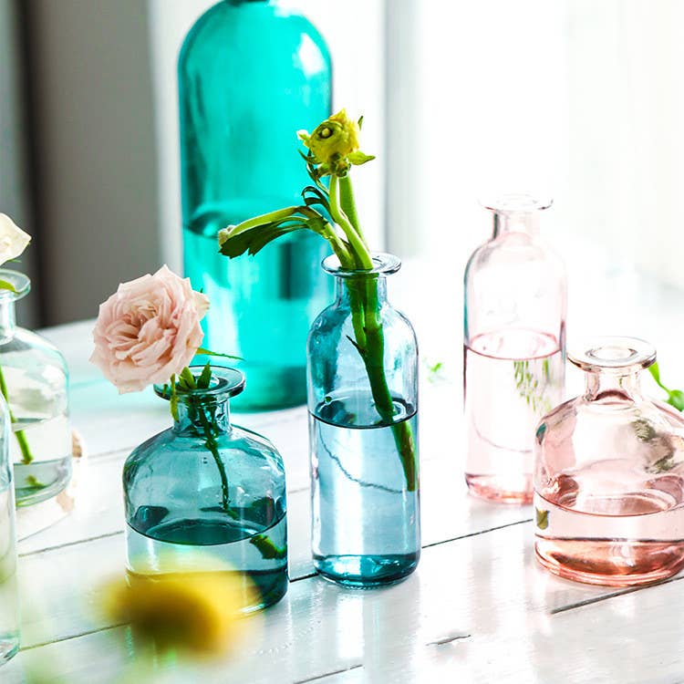 Sweet Home Deco – Großhandel Vasen – Bunte Knospenvasen, verschiedene Glasflaschen, Blumenvasen15