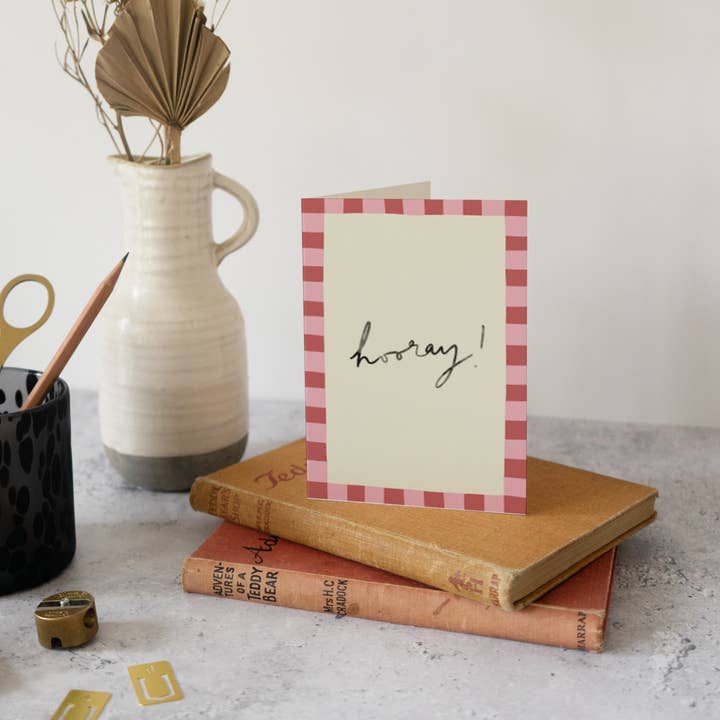 Illustratieve felicitatiekaart met dambordrand voor wholesale door Rosie Caitlin