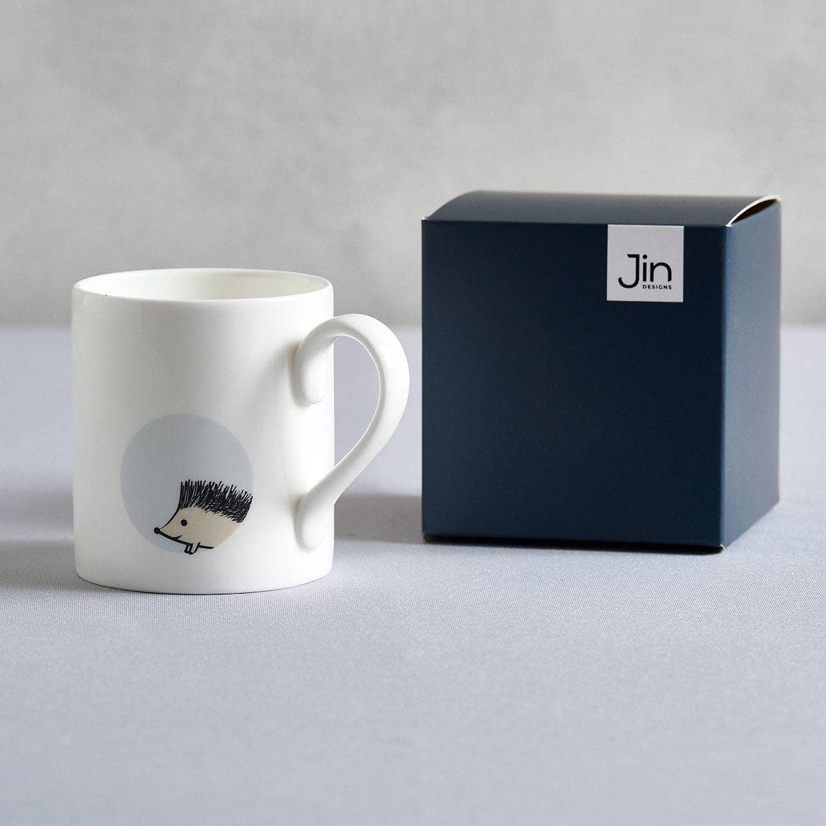 Jin Designs - Wholesale Coffee Mug - Hedgehog in the Window Mug2