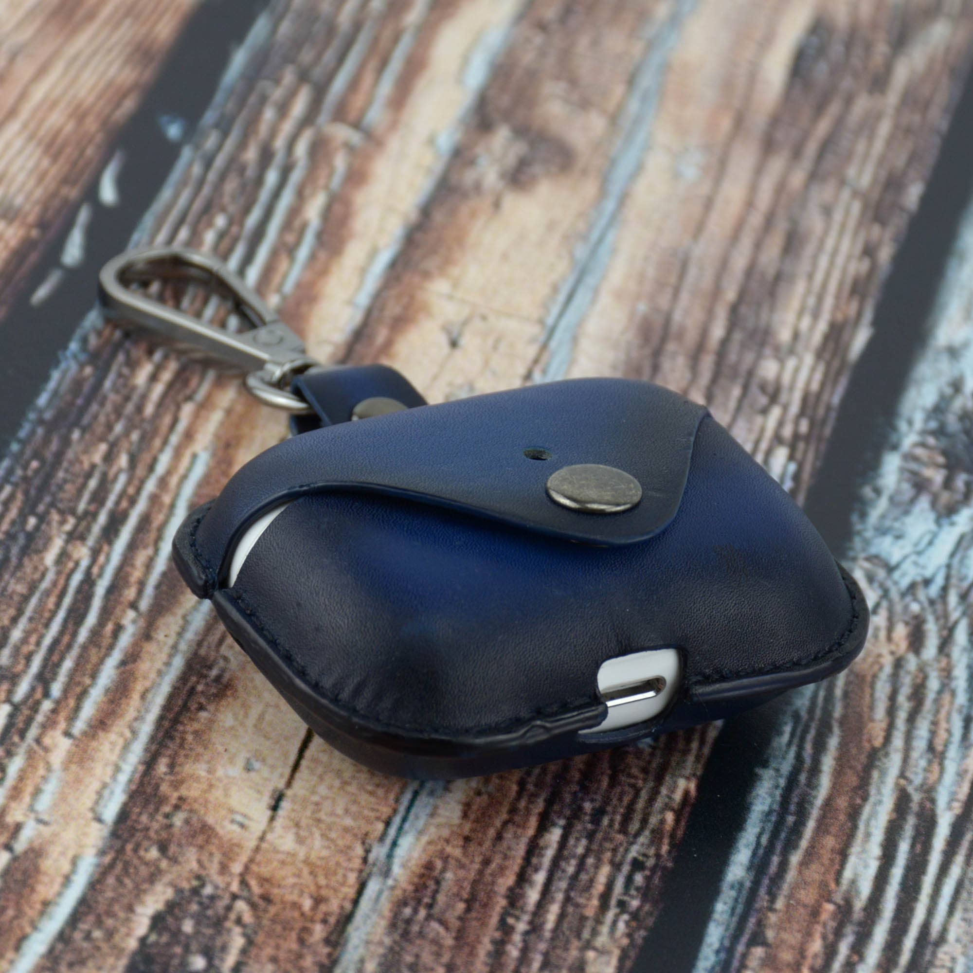 Exclusive Art Inc – Engroshandel Airpod-/earbudetui - Herre – AirPod Pro læderetui i ko-læder3