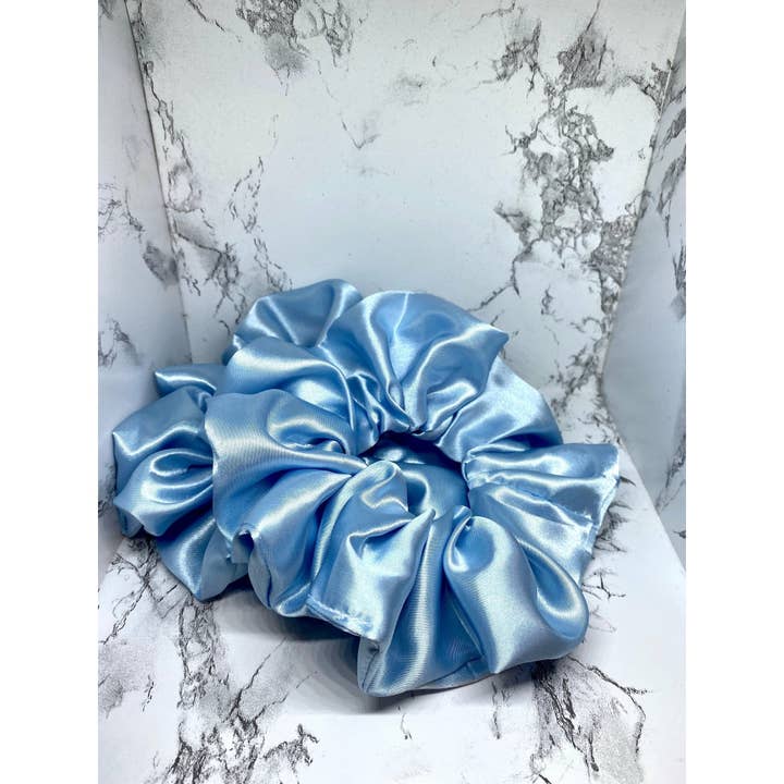 Enchanted Scrunch – wholesale Scrunchie - Dam – Ljusblå Silk Scrunchie