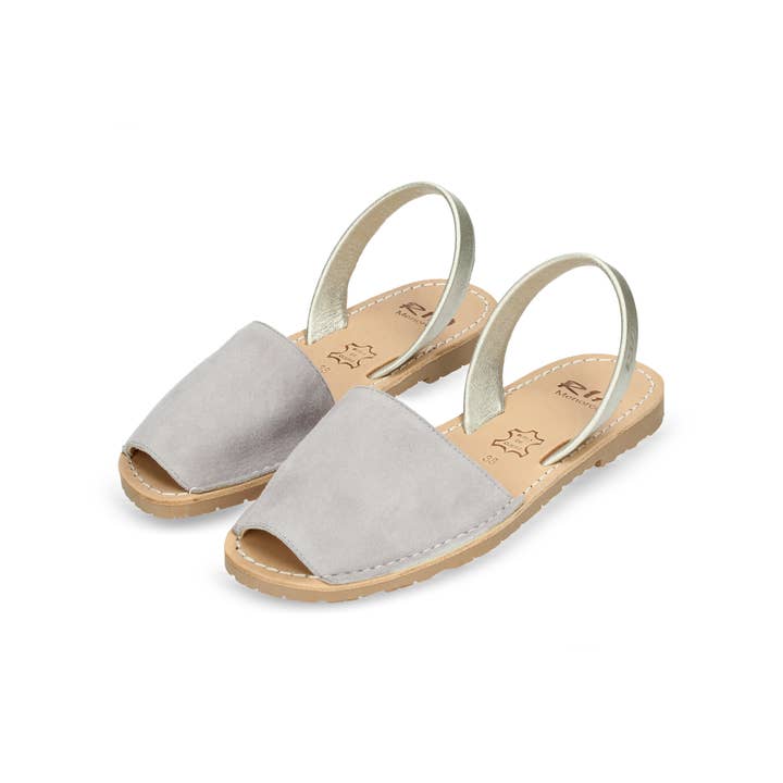 Klassieke sandaal voor dames in grijs en zilver voor wholesale door Ria Menorca