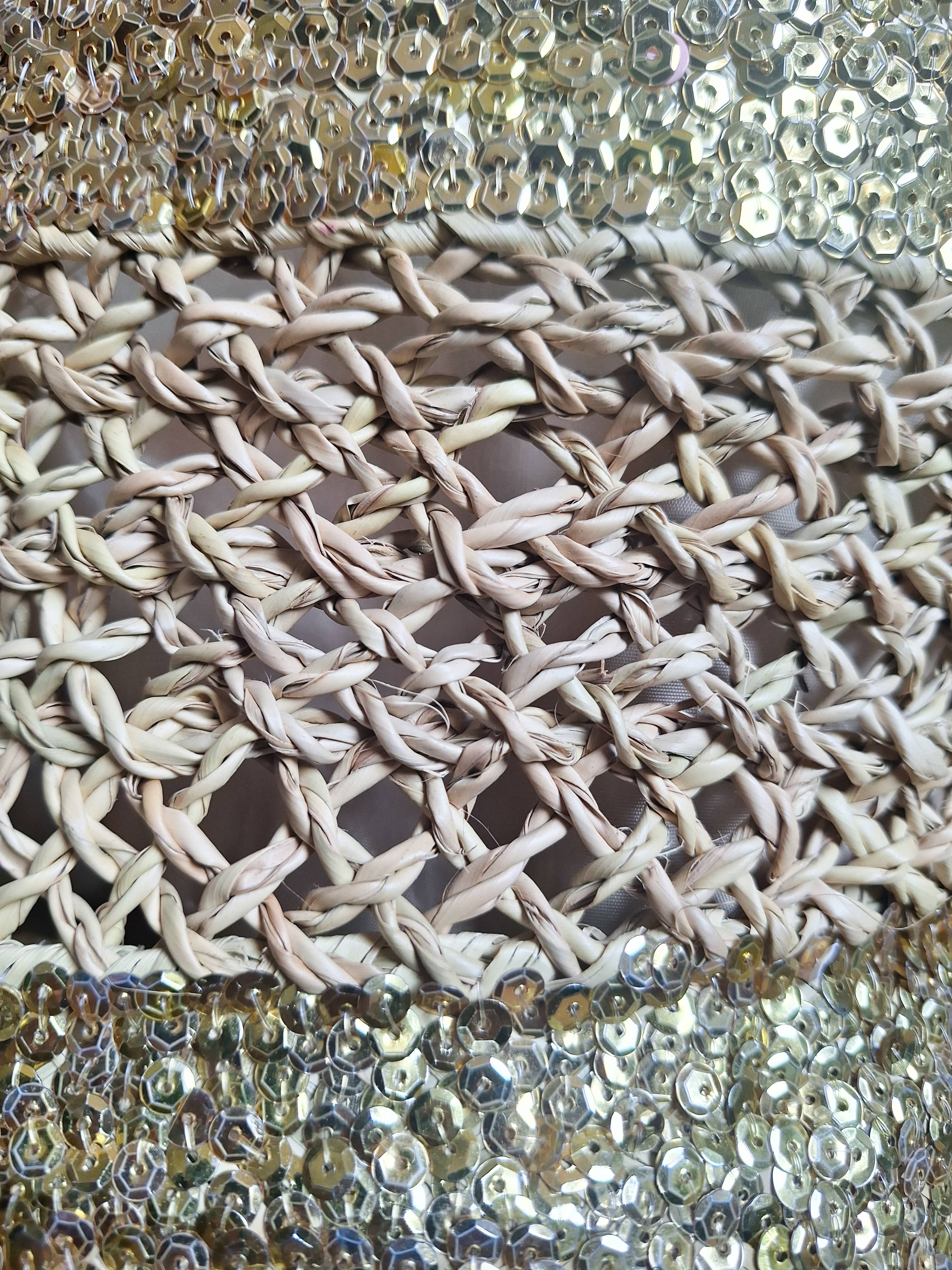 LeBazare - Wholesale Beach Bag - Straw tote bag embroidered with golden sequins5