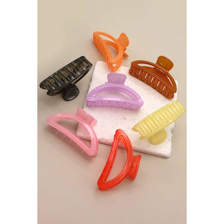 JOSSLYN by wall to wall - Wholesale Hair Clip - Women's - JUMBO HALF MOON TRANSLUCENT HAIR CLAW CLIP | 40H0279