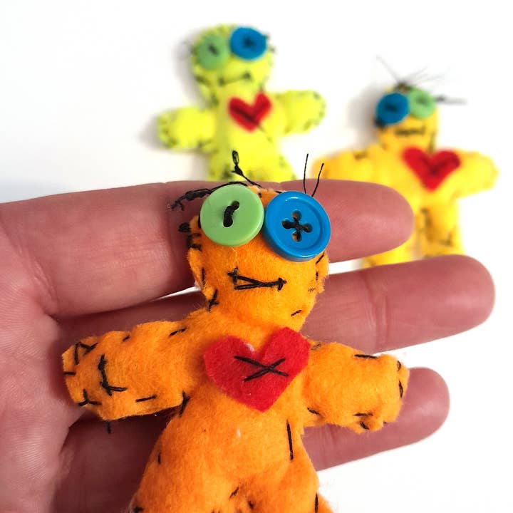 SUPERAWWWSOME – wholesale Decorative tabletop object – Mini VooDoo dolls, Tiny Voo doo dolls, Halloween decor, Felt7