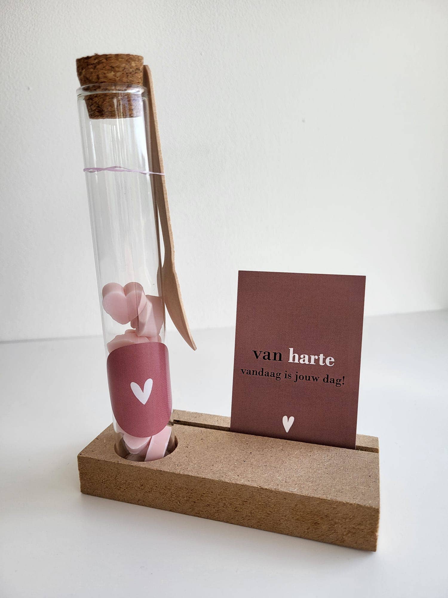 SEQ LIFESTYLE - Wholesale Party Favor - Gift tubes Soap hearts2