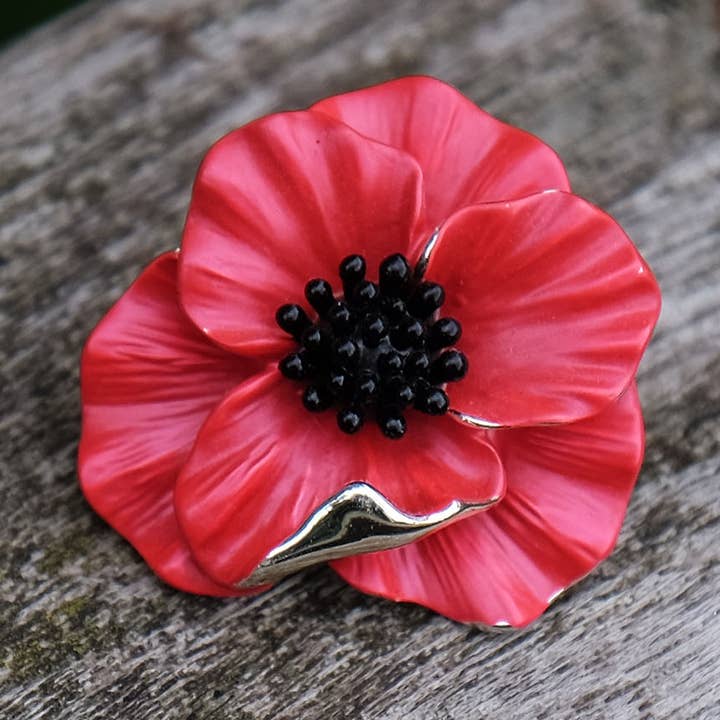 Anstecknadel mit roter Mohnblume für den Großhandel von Alexander Thurlow & Co Ltd