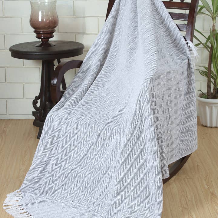 Fabstyles - Wholesale Throw Blanket - Fabstyles Herringbone Stripe Cotton Throw Blanket Fringes5