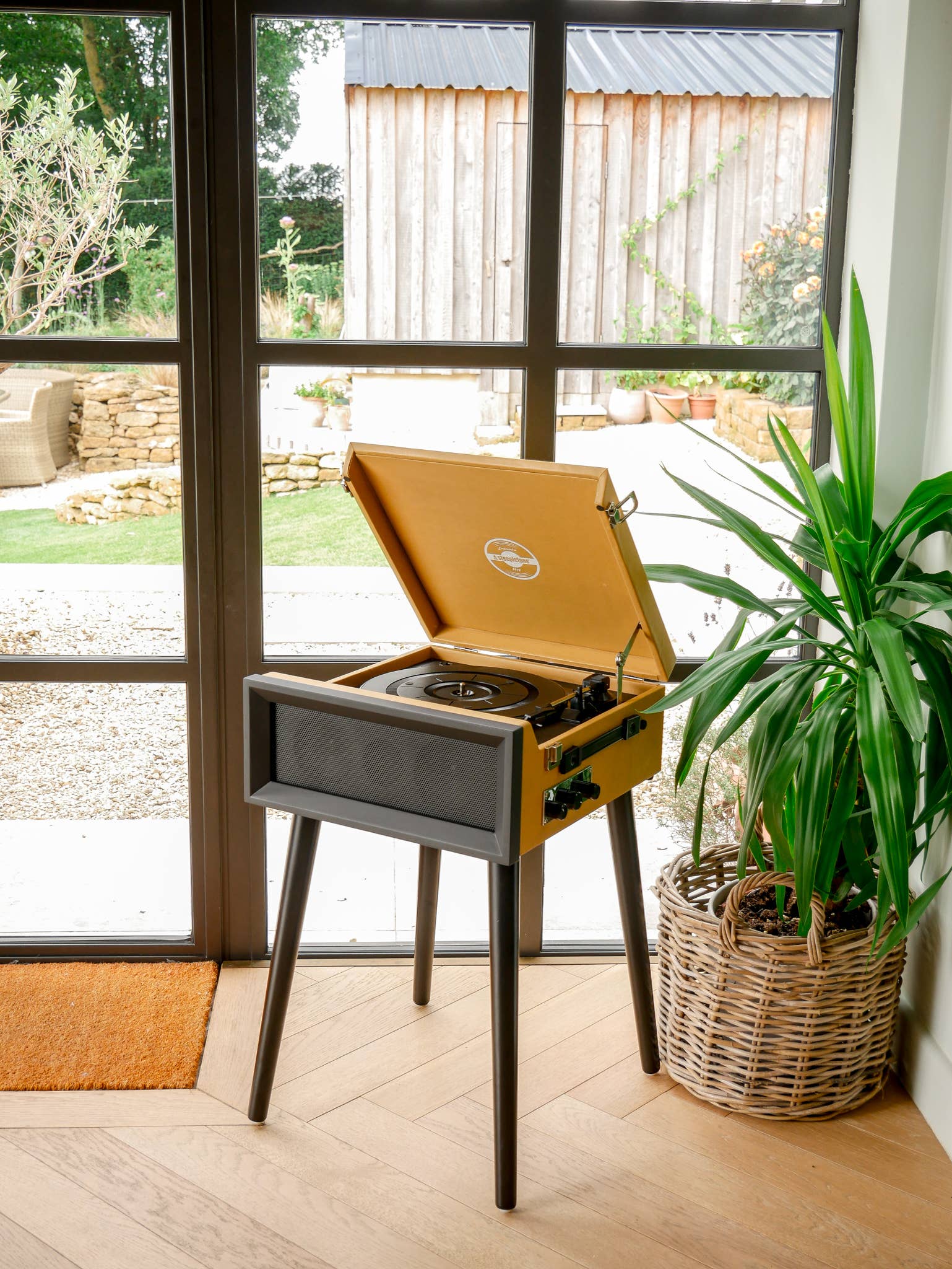 Steepletone UK Ltd - Wholesale Speakers - Retro Record Player on Legs - With Bluetooth and Radio14