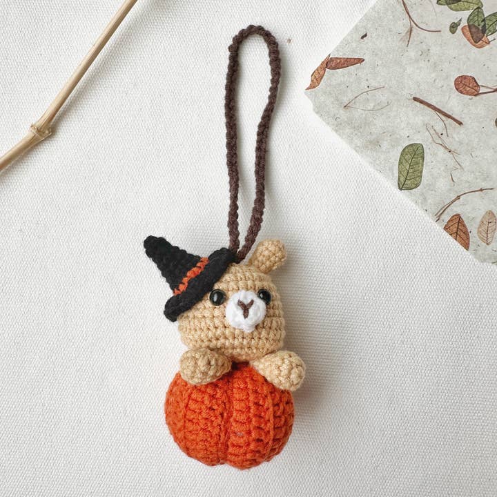 Quince Fables – wholesale Dekorativ berlock för bil – Unisex – Halloween virkad bilhängare och nyckelring, Wizard Bear, Jack O Lantern, Grim Reaper