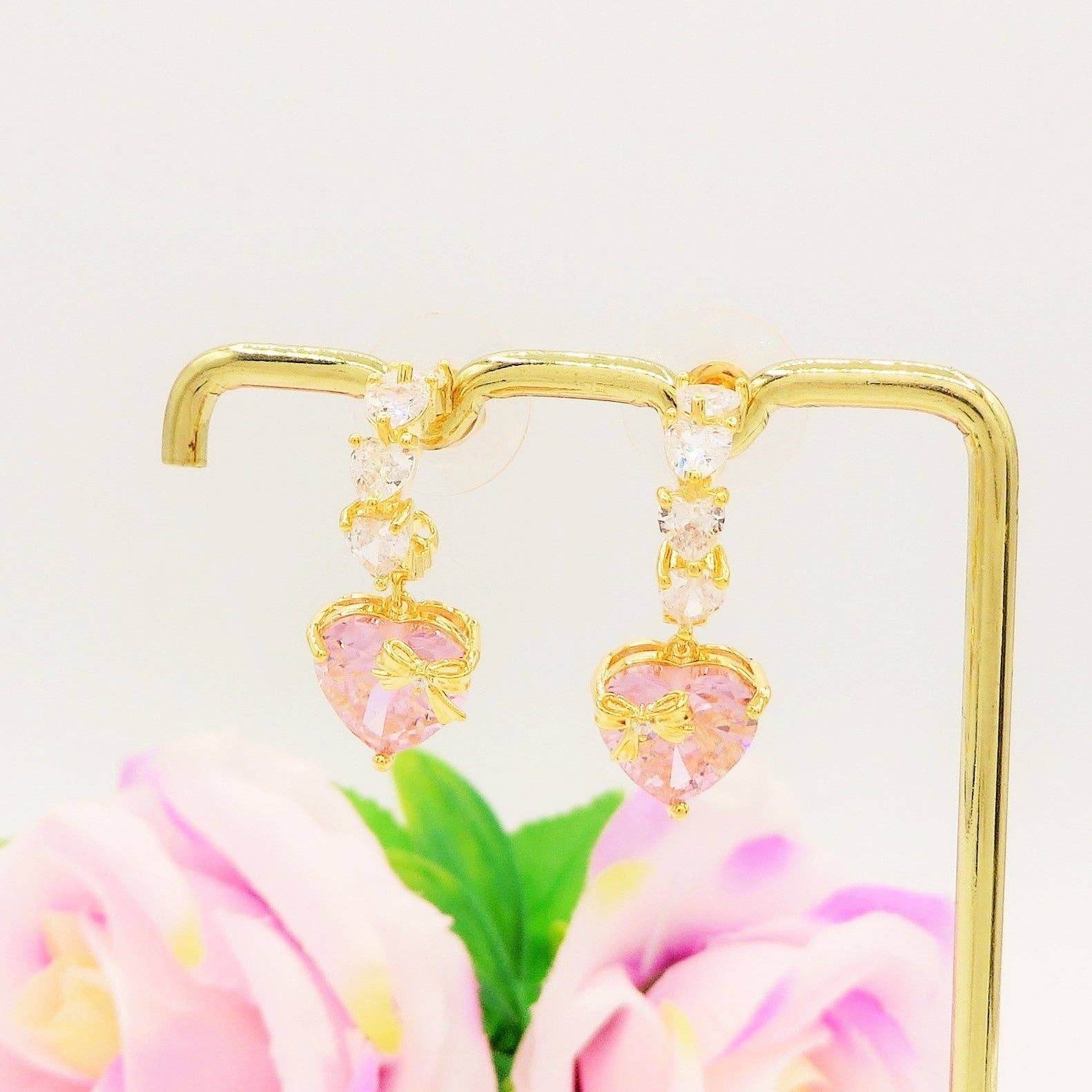 Daemon srls - Vendita all'ingrosso Orecchini pendenti - HELENA ~ Orecchini mini cerchio con cuore XL in Cubic Zirconia0