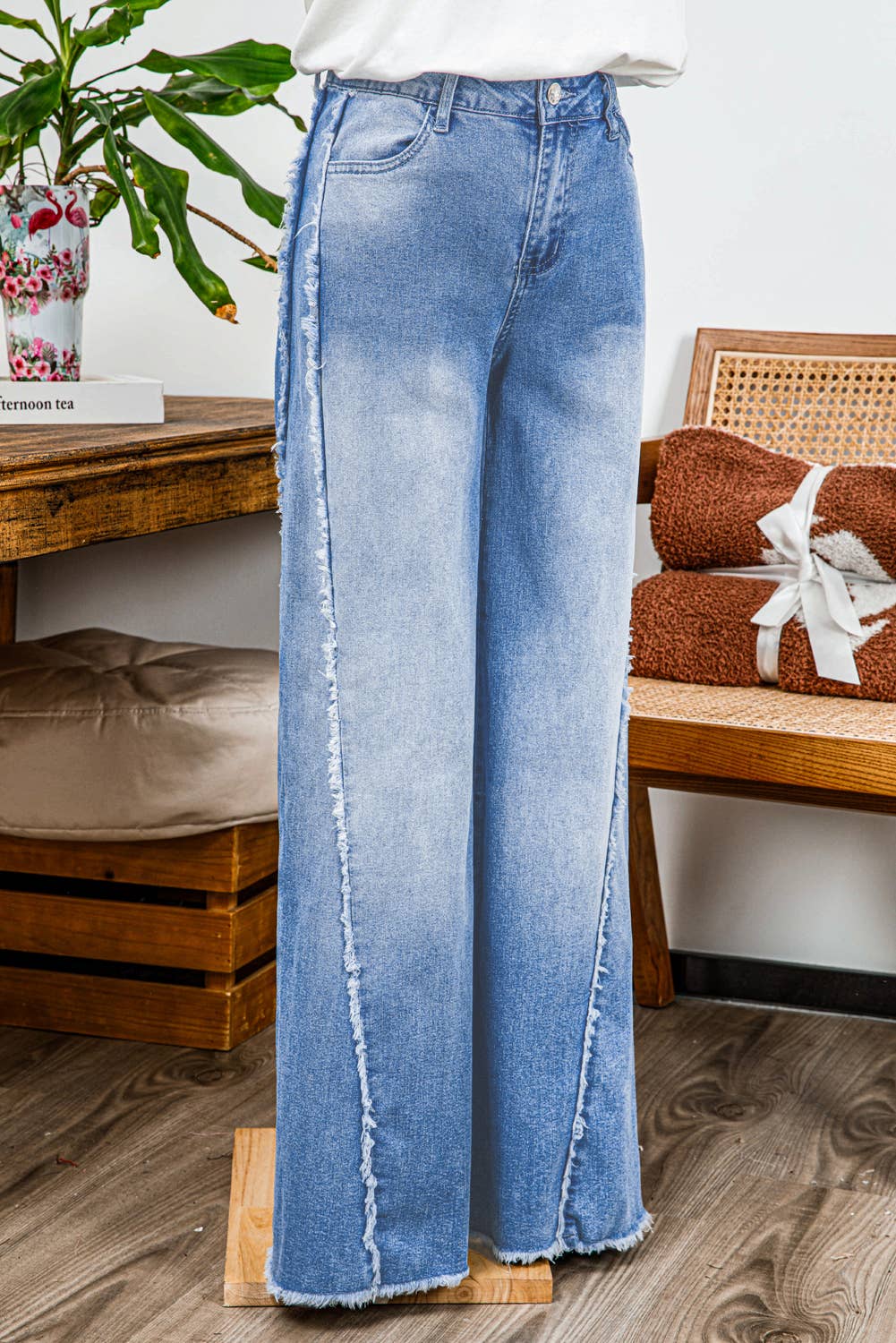 As shown Fashion-W Vintage Stitching Raw Hem Flared Jeans*4-16 for wholesale on Faire2