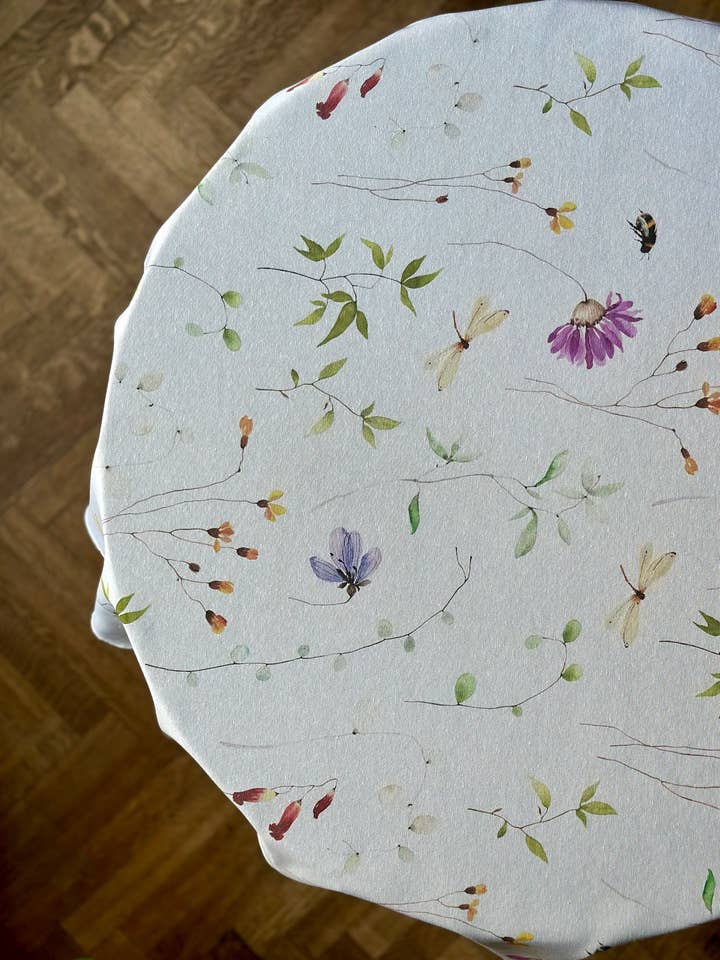 Spring round tablecloth, Cotton-Poly mix | Early Blooming for wholesale by Hortensias Home