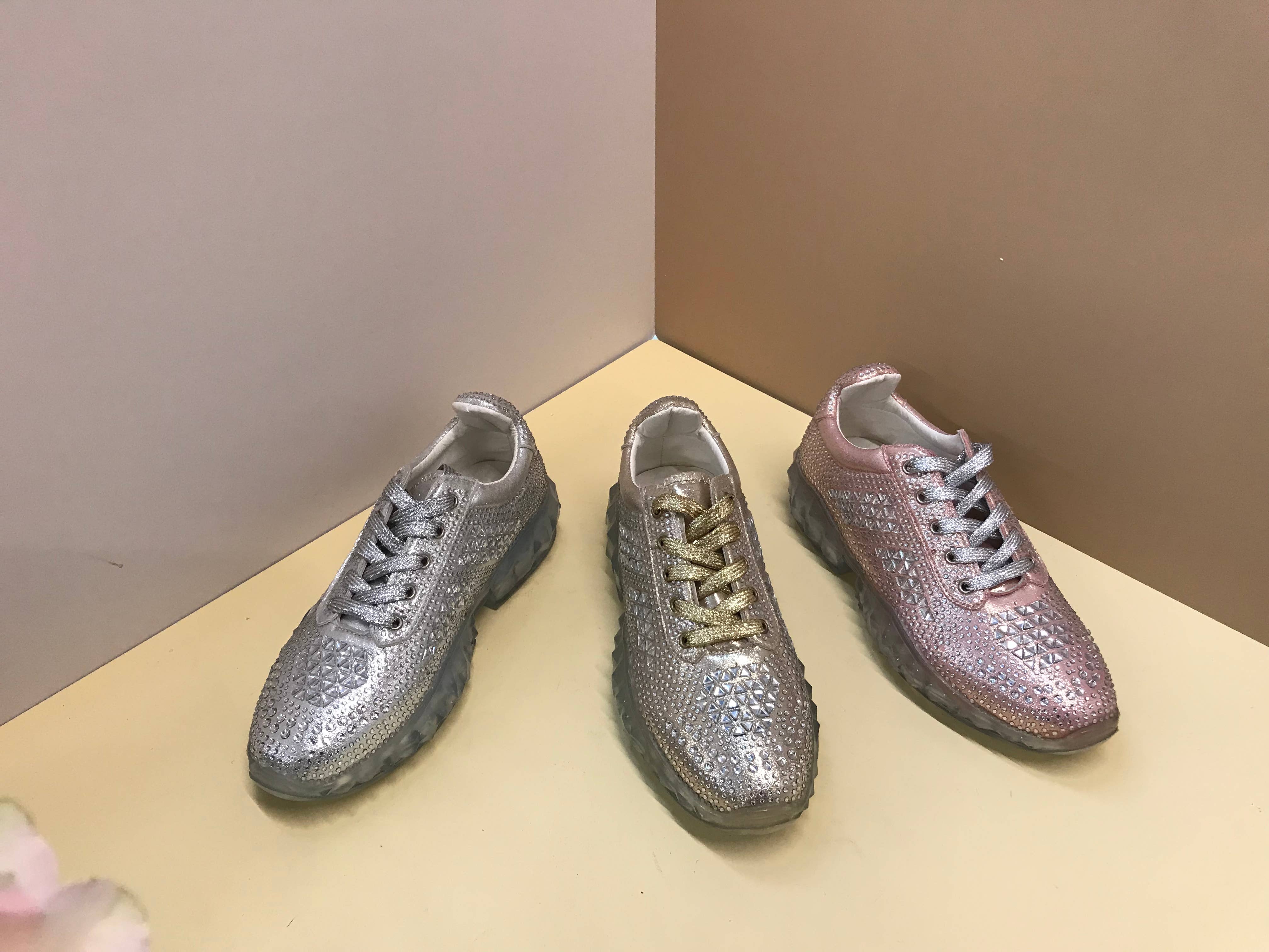 Top Staka – wholesale Lifestyle trainers – Women′s – GM-24 Women lace up trainers with rhinestones5