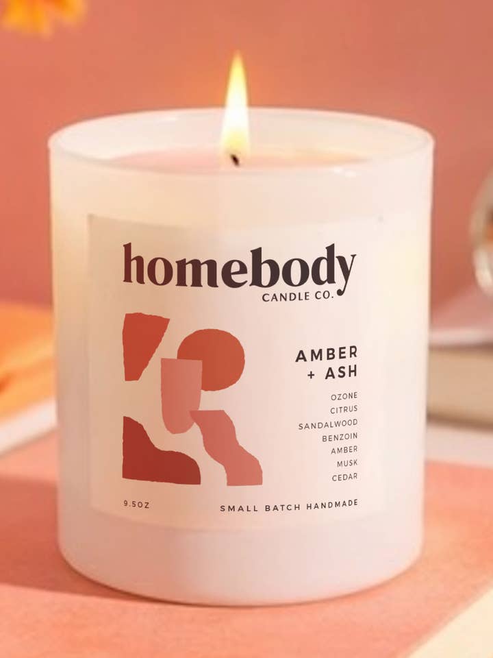 Ambra + cenere • bruciare + candela fioritura per la vendita all'ingrosso da parte di Homebody Candle Co.