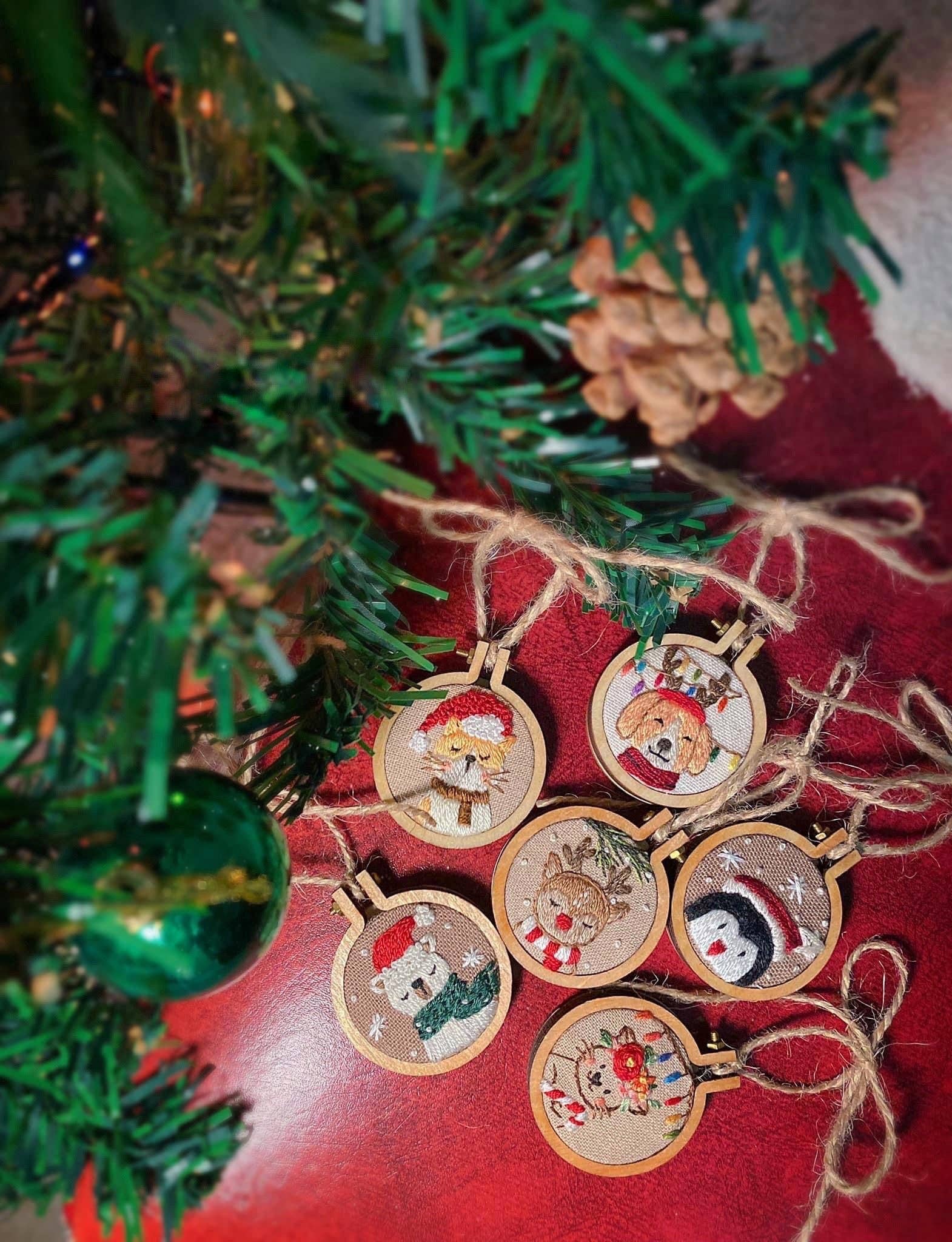 Quince Fables - Wholesale Ornament - Embroidered Christmas Ornaments With Wooden Frame 🪡9