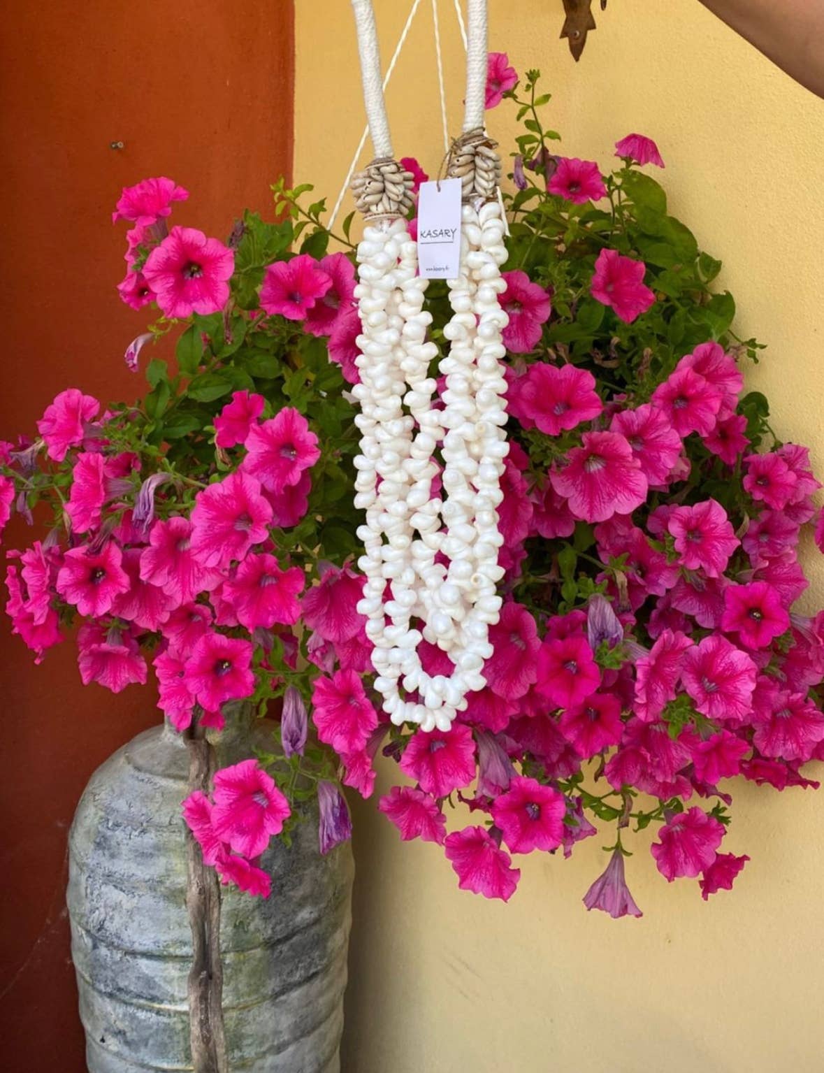 White Shell Necklace – Hawaii for wholesale on Faire2