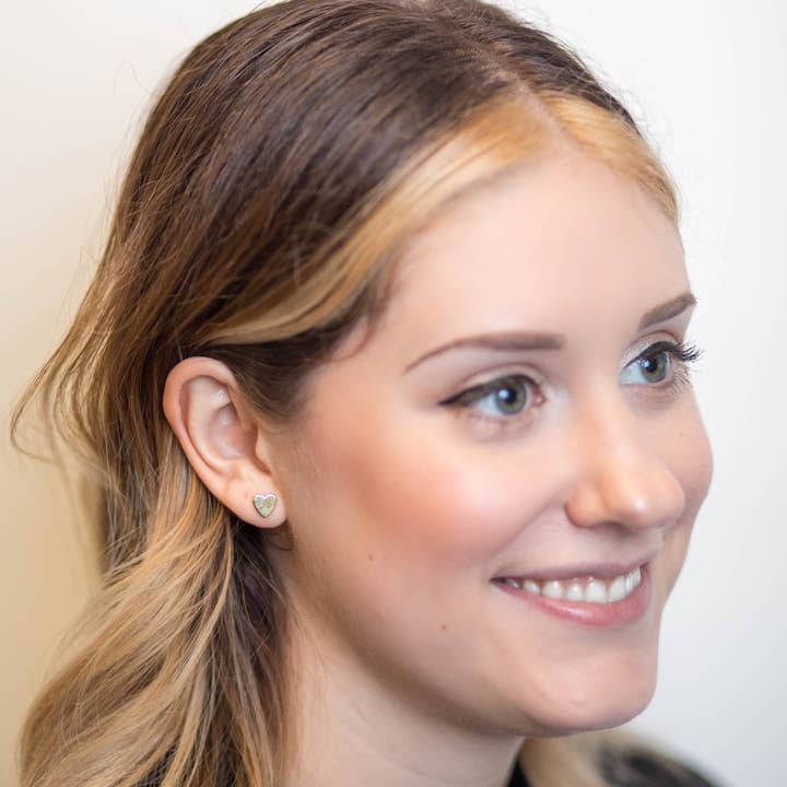 Boucles d'oreilles en forme de cœur en or pour la vente par Elle Brands LLC