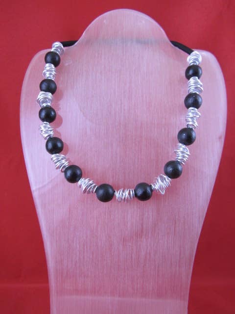 NKL 426 - D1 Holly II halsband för wholesale av Designs by OC