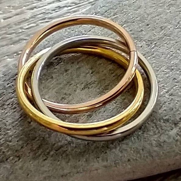 Piccadilly Pendants - Wholesale Band/Stacked Ring - Thin Interlocking Ring2